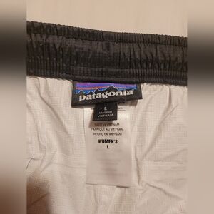 Patagonia H2NO Waterproof Women’s Rain Pants; Size Large; Black